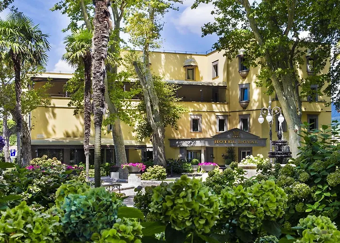 Hotel con vista: Hotel Royal